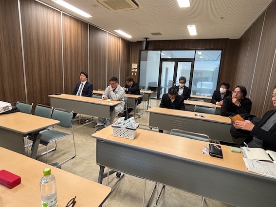 業界の方々と共に学ぶ